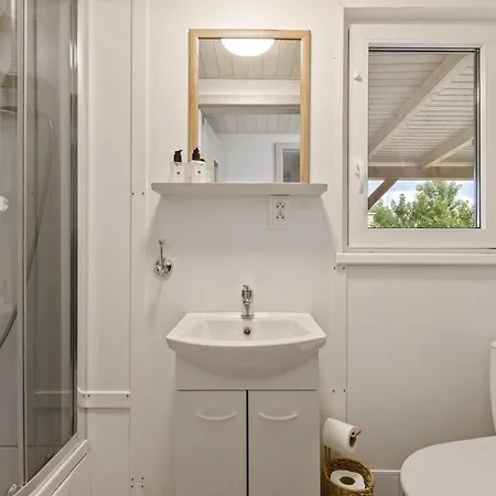 Delightful Tiny River-view Дом отдыха