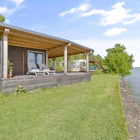Holiday home Delightful Tiny River-view *