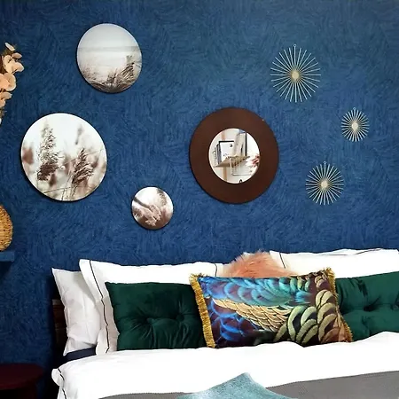 Дом отдыха Delightful Tiny River-view *