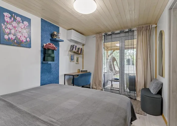 Delightful Tiny River-view בית נופש *